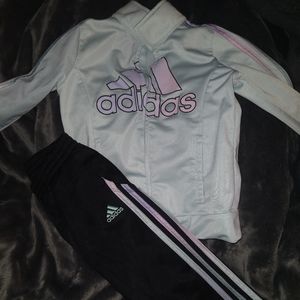 Adidas Outfit girl size 5